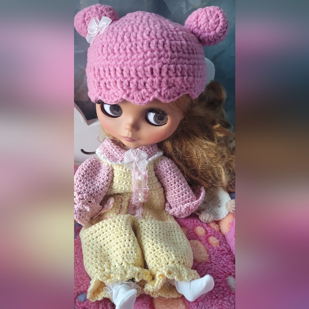 BLYTHE NEW DOLL with adorable Pink and Yellow Crochet Doll Outfit